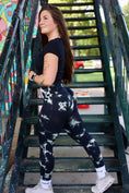 Load image into Gallery viewer, AuraDye Leggings (Black)